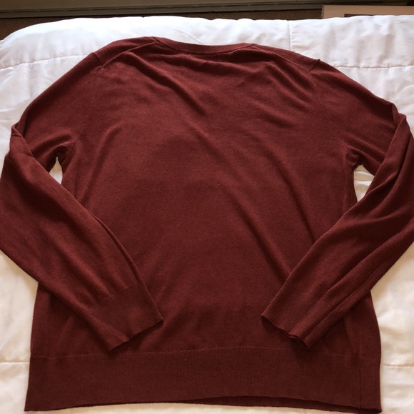 Banana Republic Men’s V-Neck sweater - Picture 2 of 3